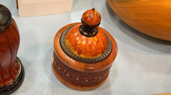 Lidded box by Jon Sauer