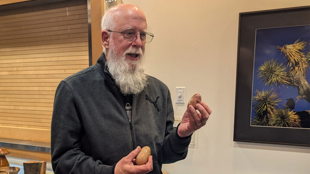 Harvey Klein shows turned eggs