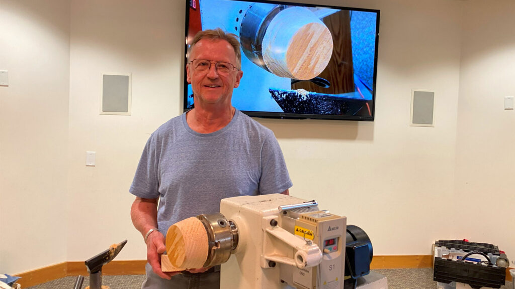Woodturning demo: How to avoid tearouts by Tom Gaston.