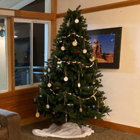 A decorated Christmas tree at Bridges Church in Los Altos, CA
